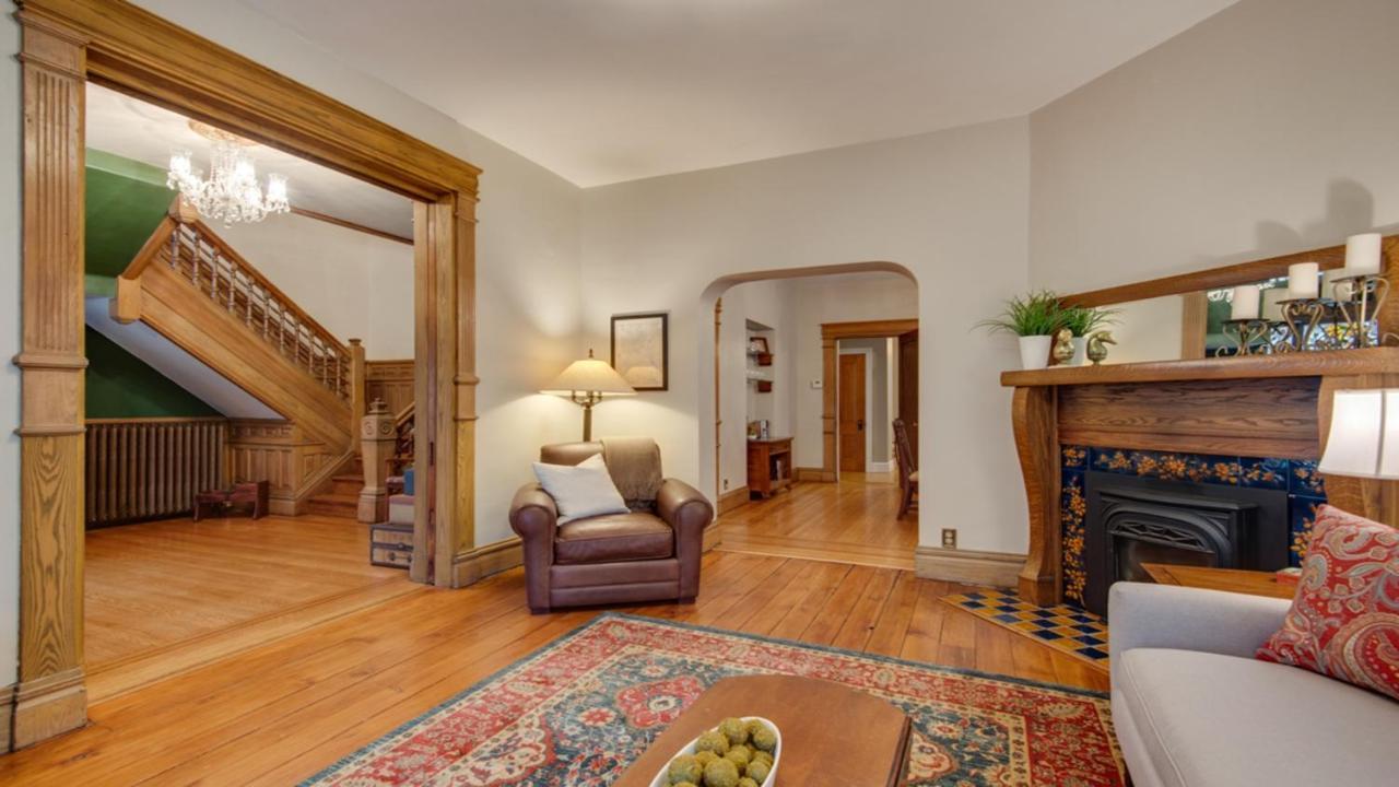 Minnestay-Mach Manor Minneapolis Exterior photo